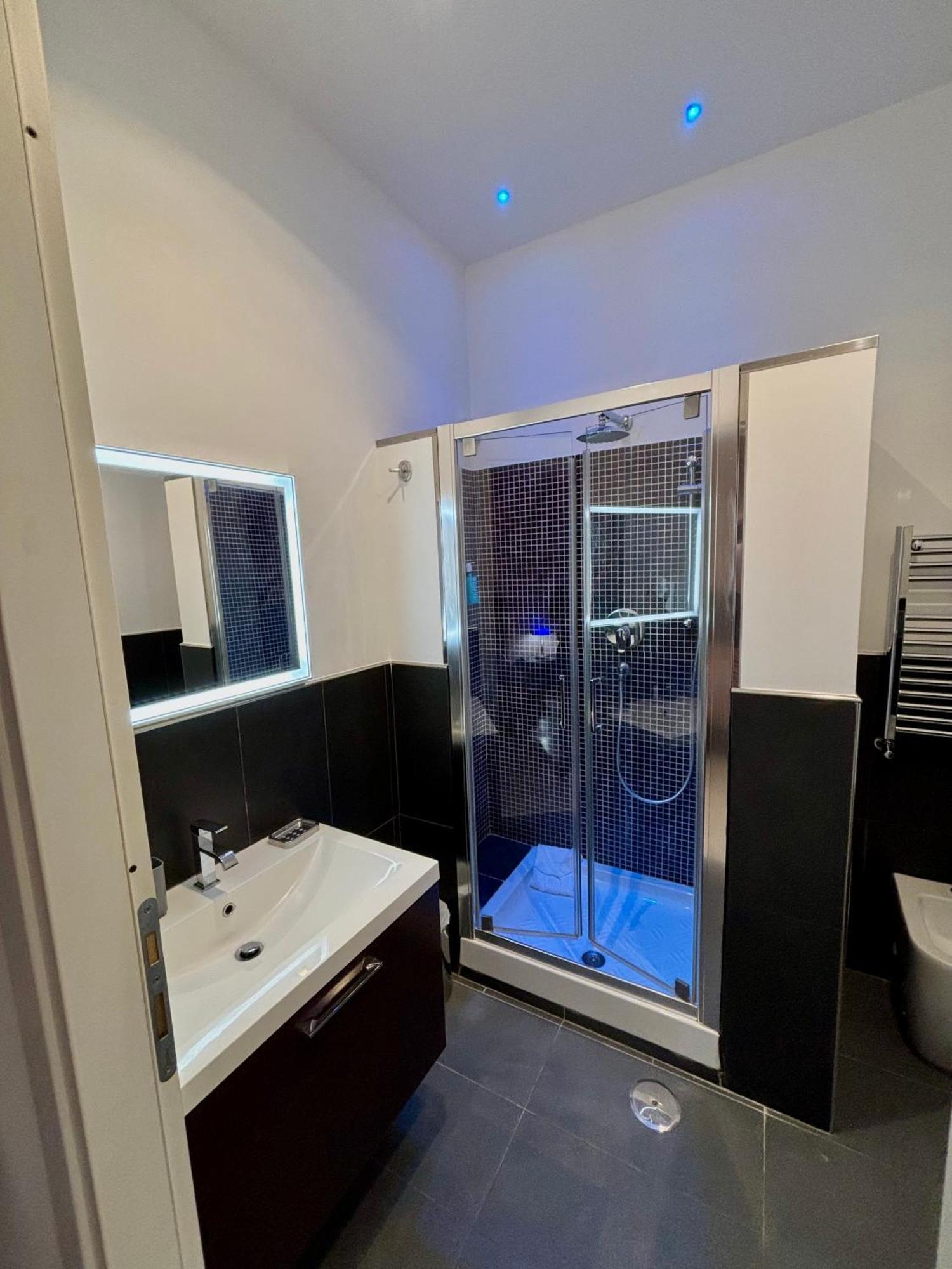Bed and breakfast Chroma Italy - Chroma Tessera Roma